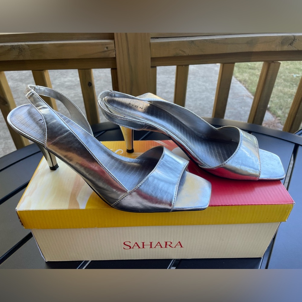 FIONI Clothing Silver Strappy Heels‎